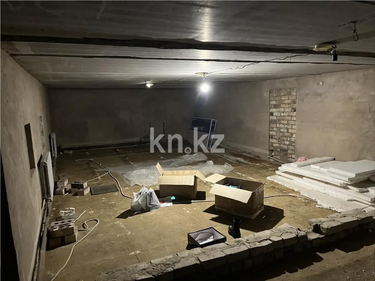 Продажа 3-комнатной квартиры, 170 м², ул. Шевченко, дом  4 в Астане