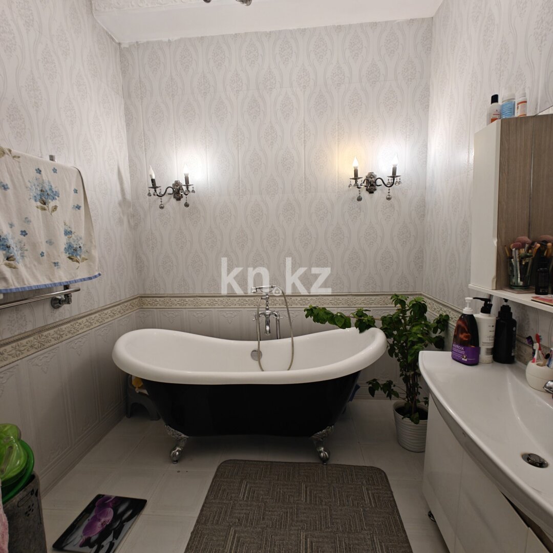 Продажа 4-комнатной квартиры, 148.3 м² в Алматы - фото 15
