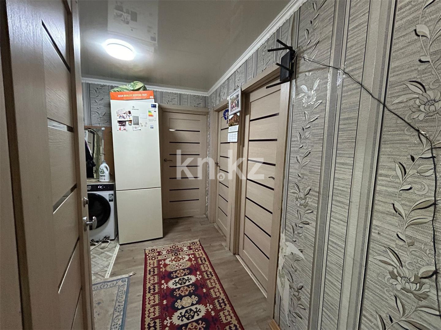 Продажа 3-комнатной квартиры, 61 м², 18 мкр., дом  22 в Караганде - фото 9