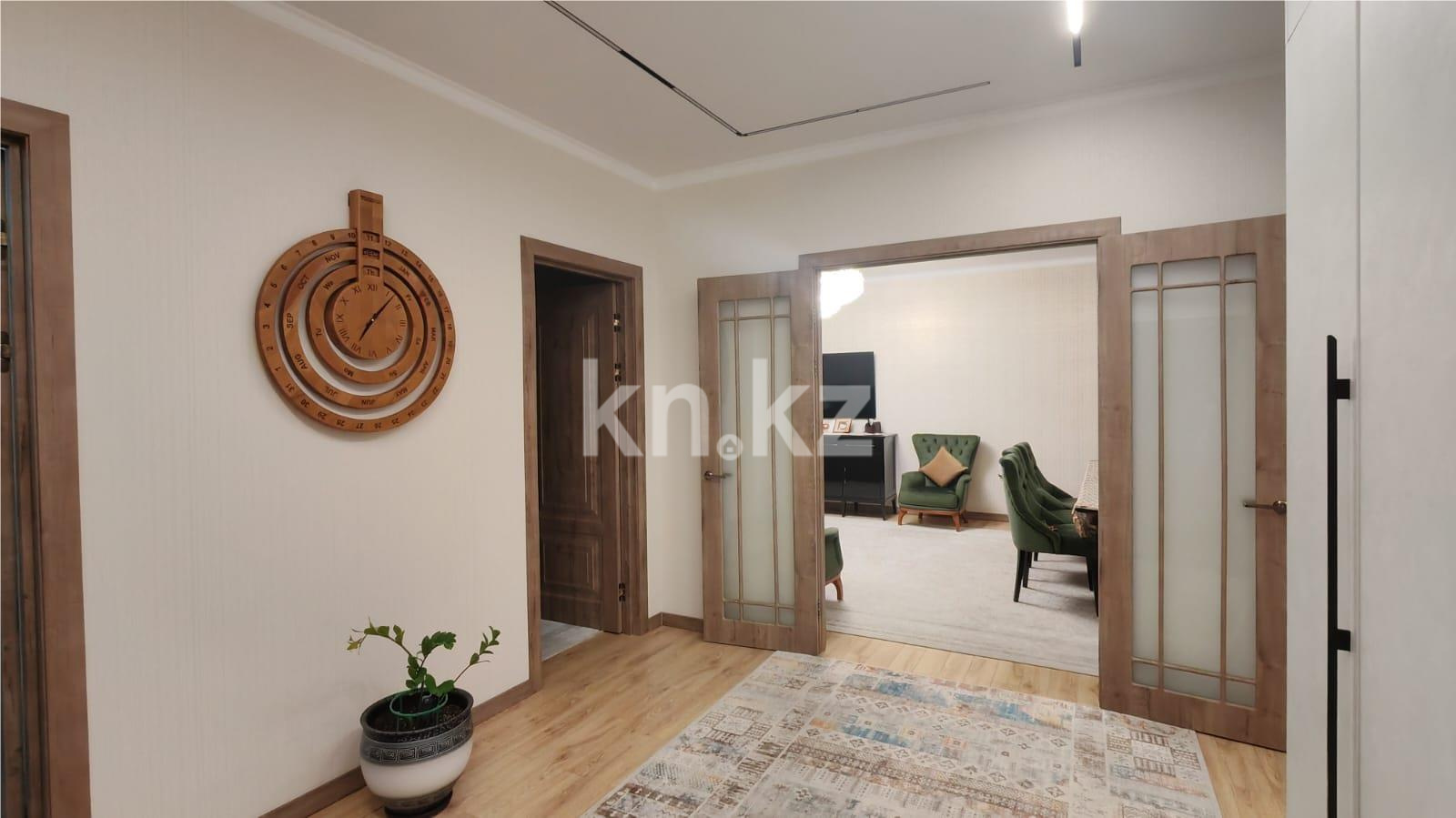 Продажа 4-комнатной квартиры, 123 м², ул. Дюсембекова - Продажа квартир в Казахстане фото 2 из 31