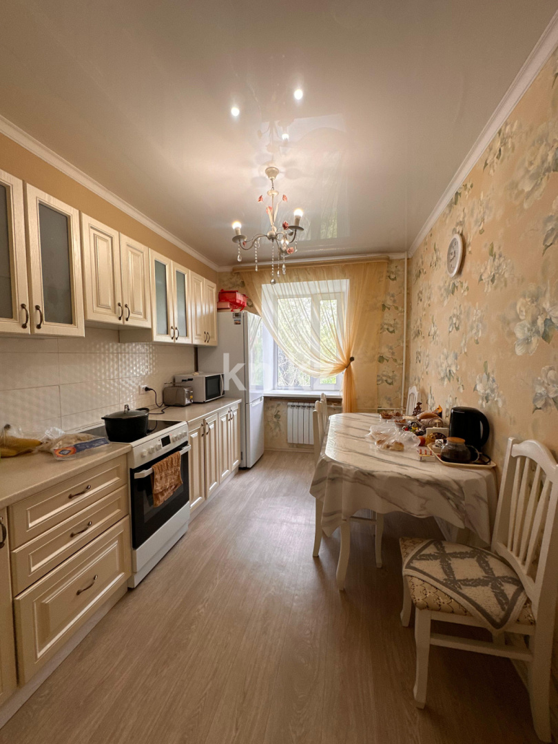 Продажа 3-комнатной квартиры, 71 м², ул. Абая, дом  46 - Продажа  трехкомнатных квартир в Караганде фото 1 из 22