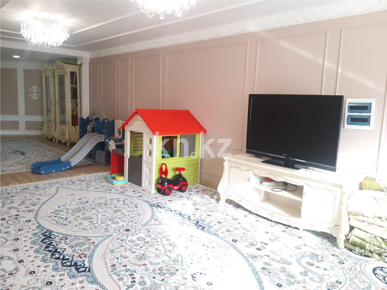 Продажа 5-комнатного дома, 520 м², ул. Муканова - Продажа домов и коттеджей в Караганде фото 13 из 51