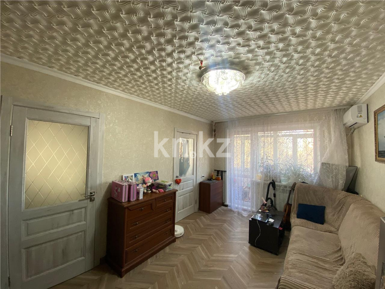 Продажа 3-комнатной квартиры, 47 м², ул. Университетская - Продажа квартир в Караганде фото 1 из 11