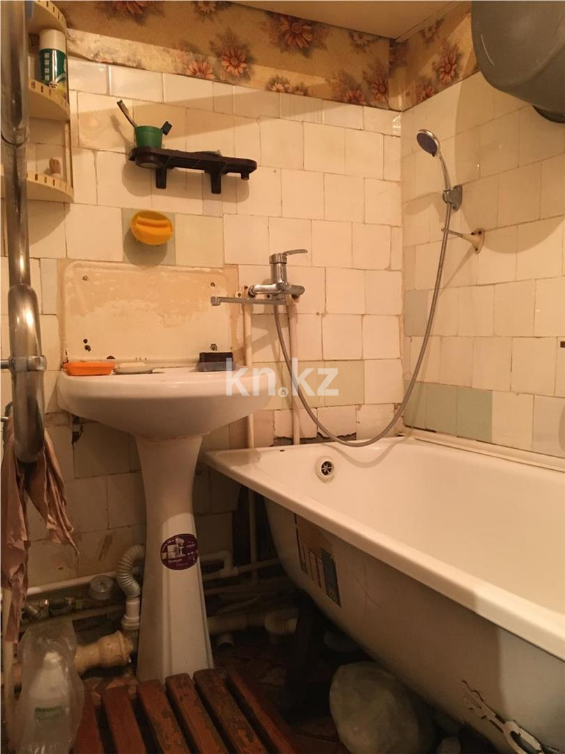 Продажа 3-комнатной квартиры, 59 м², мкр-н 6 - Продажа  трехкомнатных квартир в Караганде с фото фото 13 из 18