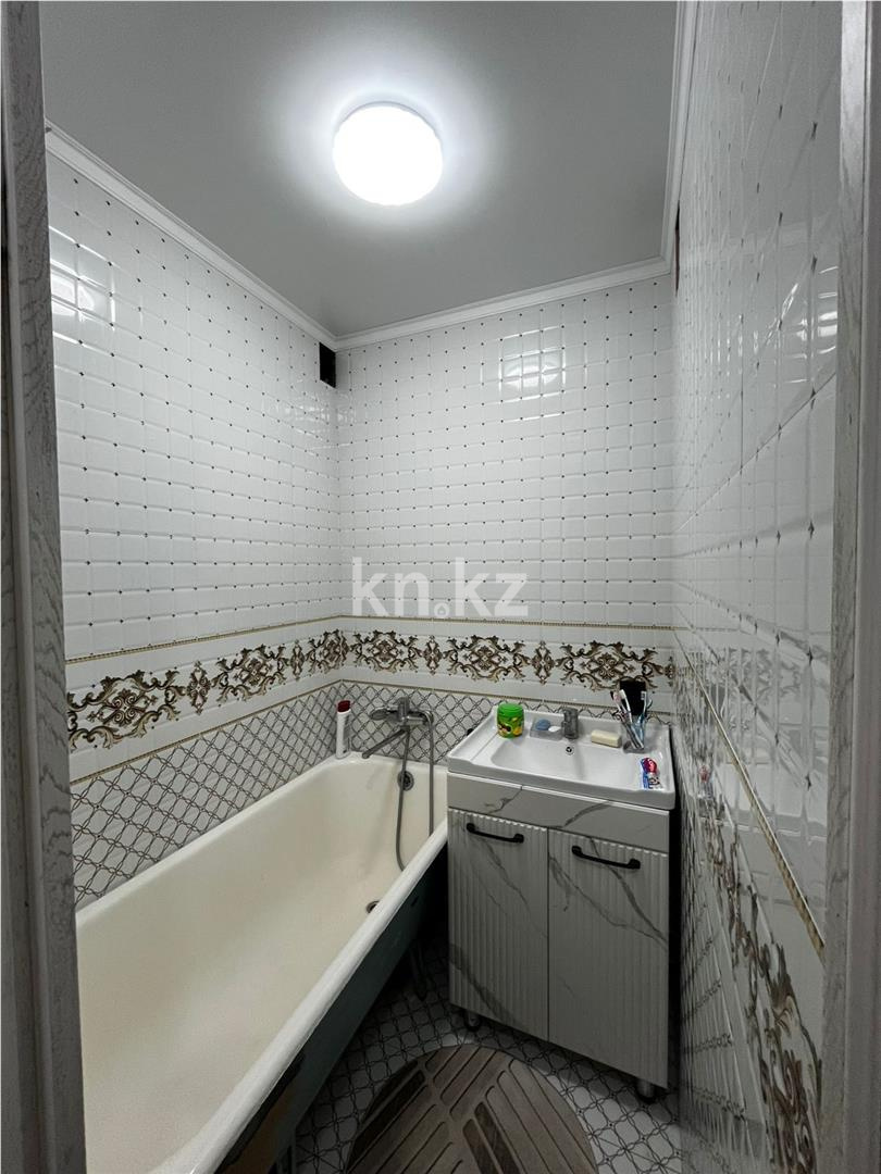 Продажа 3-комнатной квартиры, 63 м², 19 мкр. - Продажа квартир в Караганде фото 8 из 11