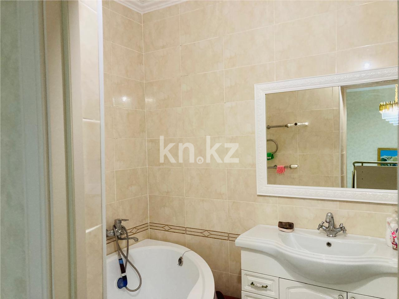 Продажа 5-комнатной квартиры, 179 м², мкр-н Голубые Пруды - Продажа  пятикомнатных квартир в Караганде фото 14 из 28