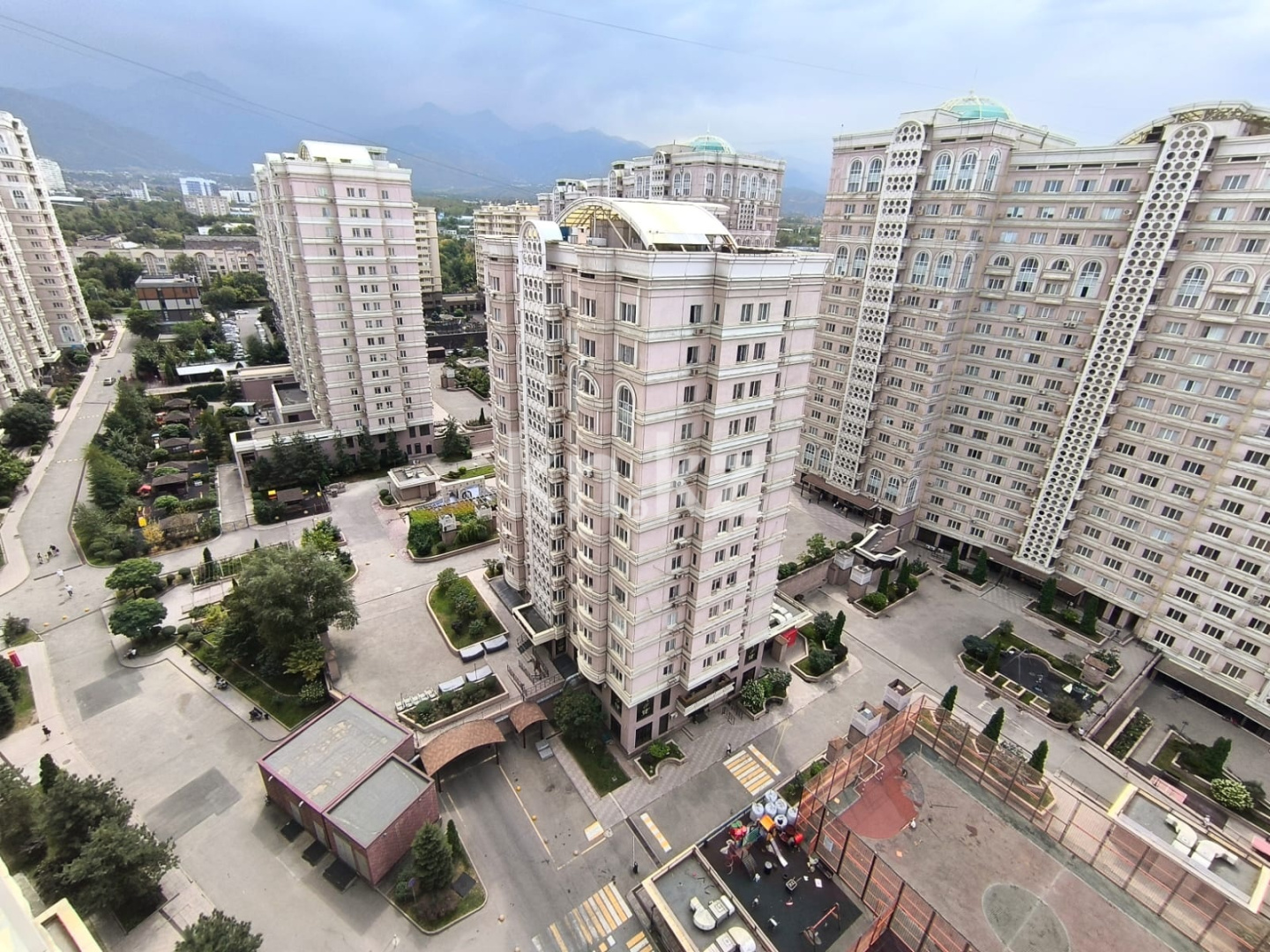Аренда 3-комнатной квартиры, 70 м² - Аренда квартир помесячно в Алматы фото 25 из 27