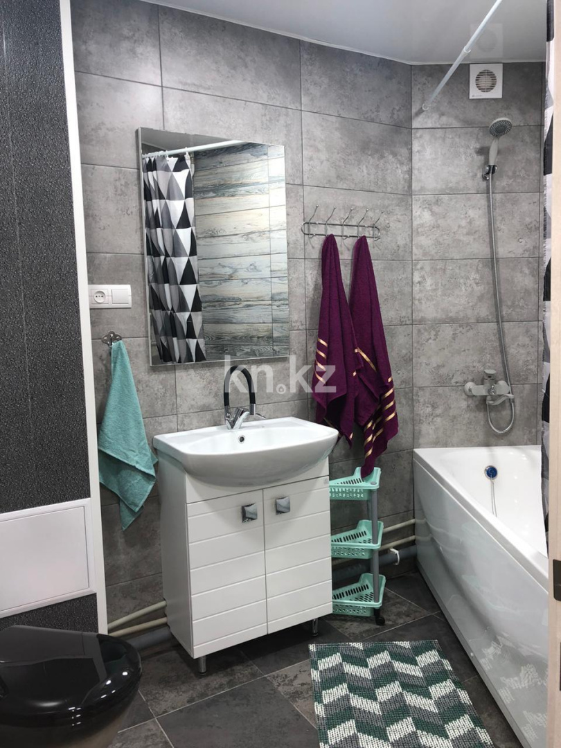 Аренда 1-комнатной квартиры посуточно, 45 м², ул. Набережная Славского, дом  48 в Усть-Каменогорске - фото 6