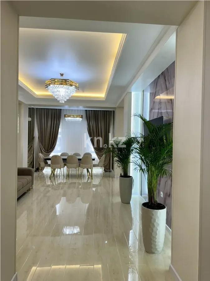 Продажа 4-комнатной квартиры, 130 м², мкр-н Акжар, дом  3/10 - Продажа  четырехкомнатных квартир в Алматы фото 1 из 7