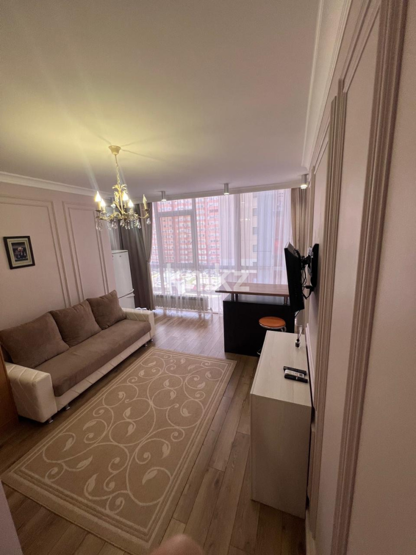 Аренда 1-комнатной квартиры посуточно, 40 м², пр. Шахтеров, дом  52б - Аренда квартир посуточно в Караганде с фото фото 2 из 19