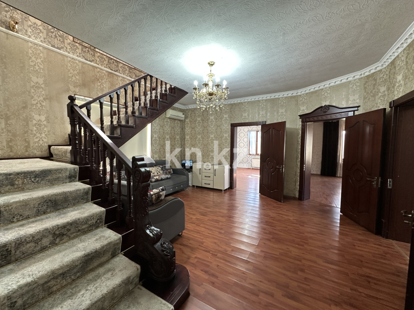 Продажа 7-комнатного дома, 280 м², Нурашбеков, дом  2 - Продажа домов, коттеджей в Казахстане фото 6 из 26