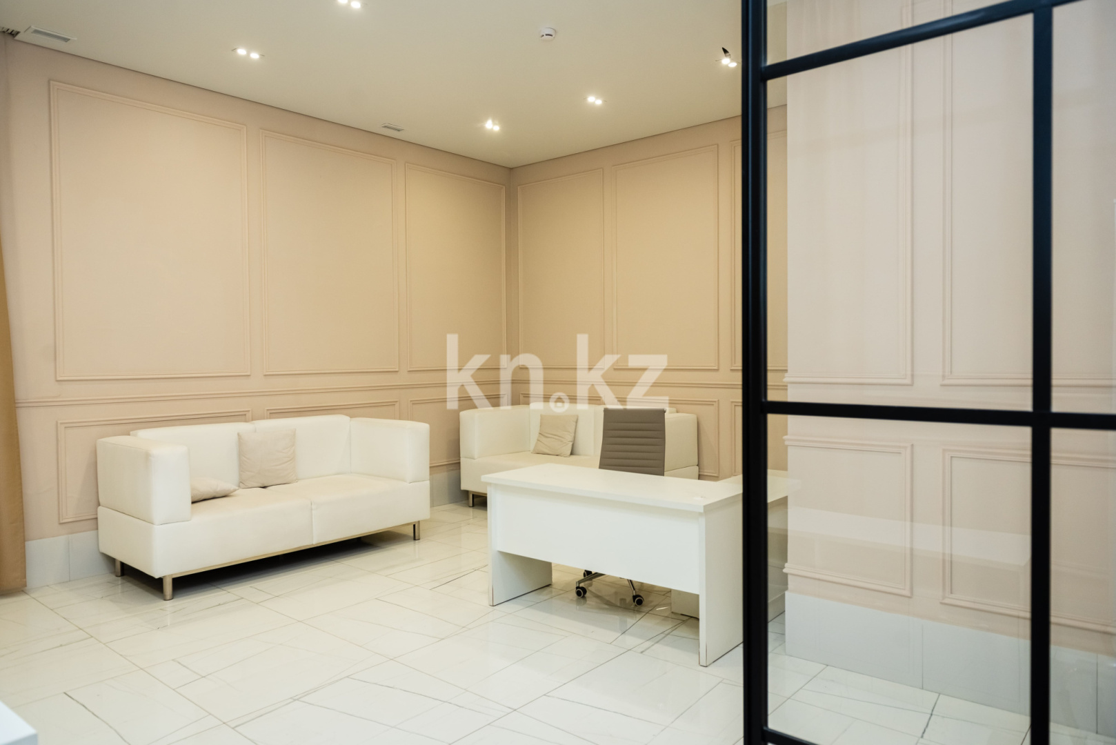 Продажа , 300 м², ул. Муканова, дом  53 - Продажа офисных и торговых помещений в Караганде фото 17 из 34