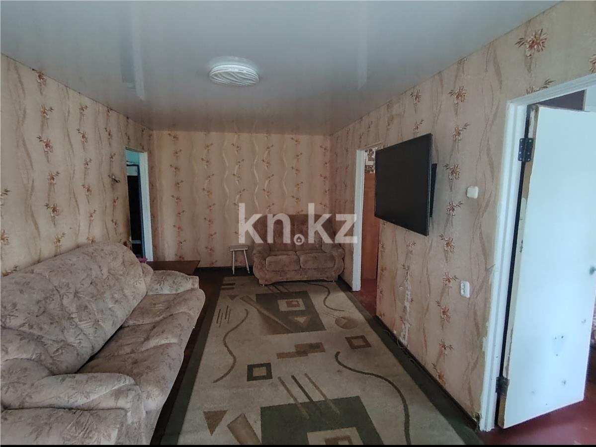 Продажа 3-комнатной квартиры, 48 м², ул. 40-летия Победы - Продажа квартир в Шахтинске фото 1 из 11