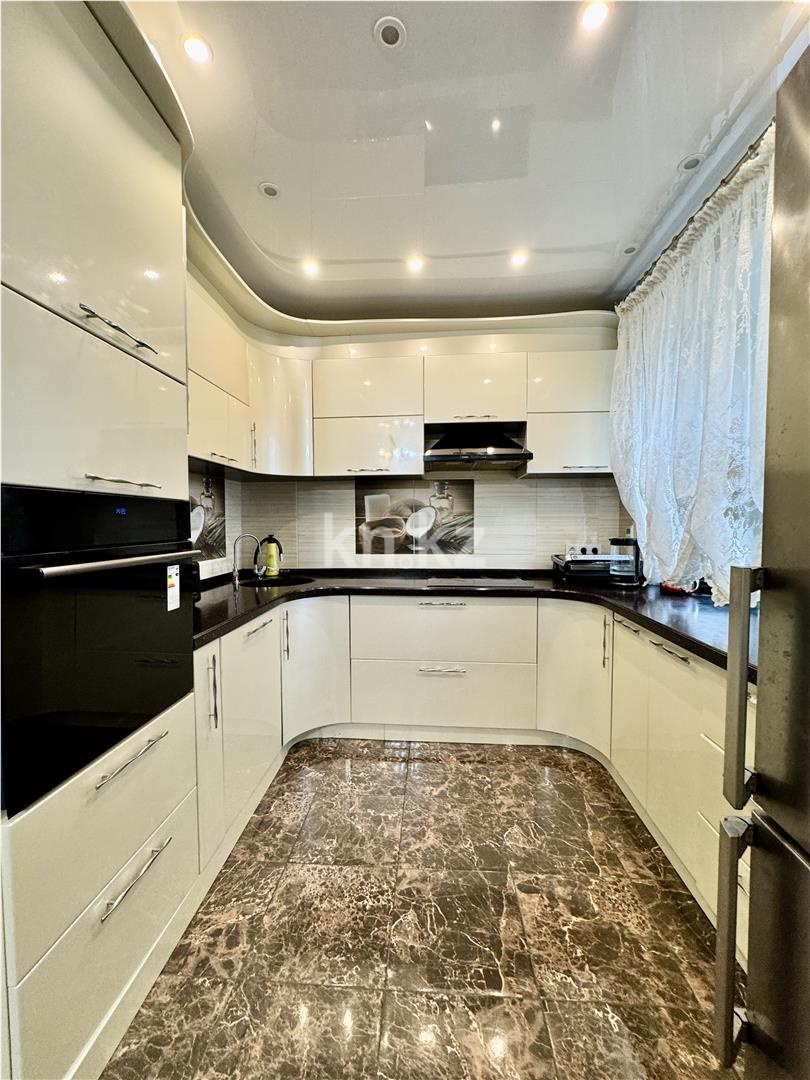 Продажа 4-комнатной квартиры, 93 м², ул. Аманжолова, дом  71 - Продажа  четырехкомнатных квартир в Караганде фото 14 из 35