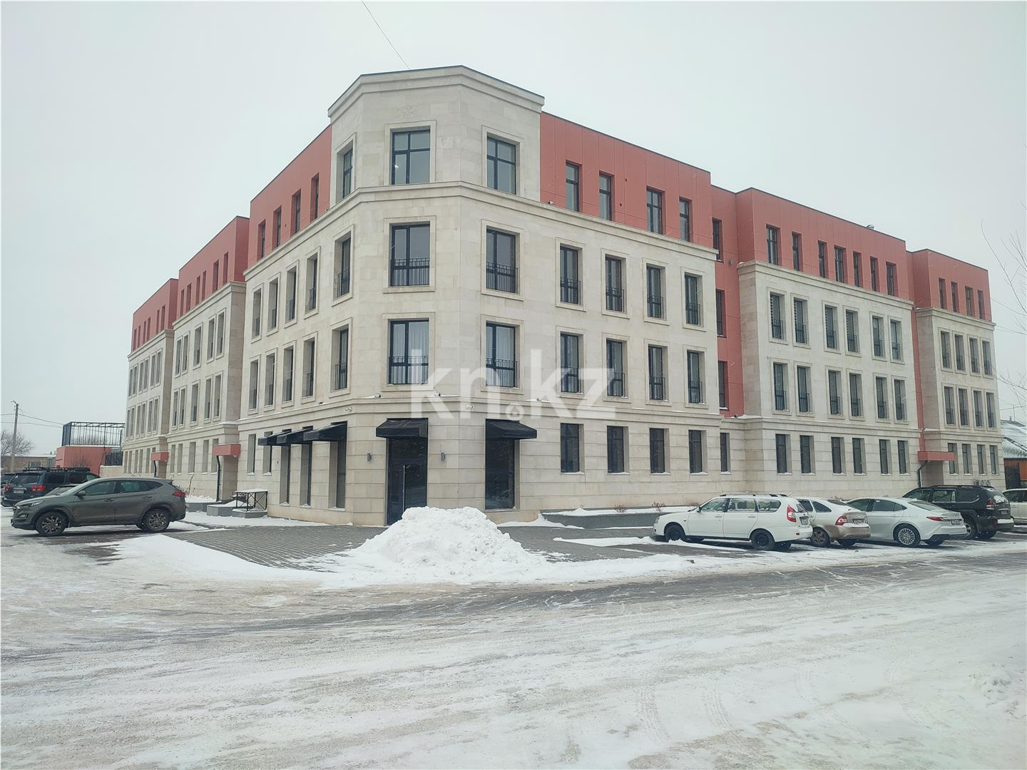 Продажа 3-комнатной квартиры, 97 м², ул. Жамбыла, дом  156а - Продажа квартир в Караганде фото 1 из 7