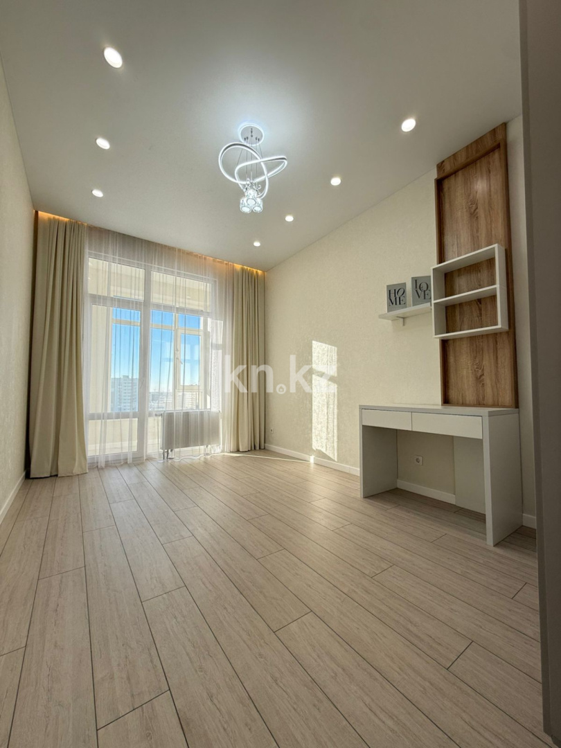 Продажа 4-комнатной квартиры, 92.5 м² в Астане - фото 2