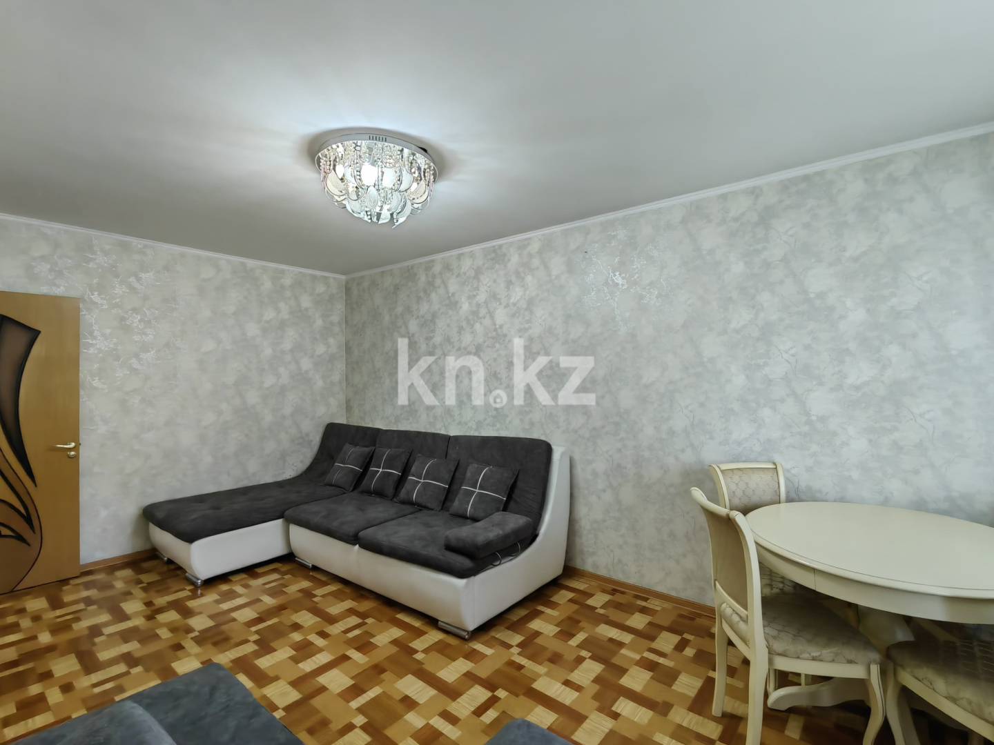 Продажа 3-комнатной квартиры, 75 м², 1 кв-л, дом  10 в Караганде - фото 3