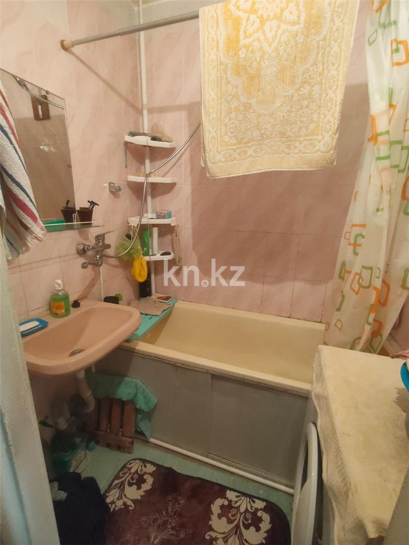 Продажа 3-комнатной квартиры, 58 м², ул. Жекибаева - Продажа  трехкомнатных квартир в Караганде фото 9 из 11