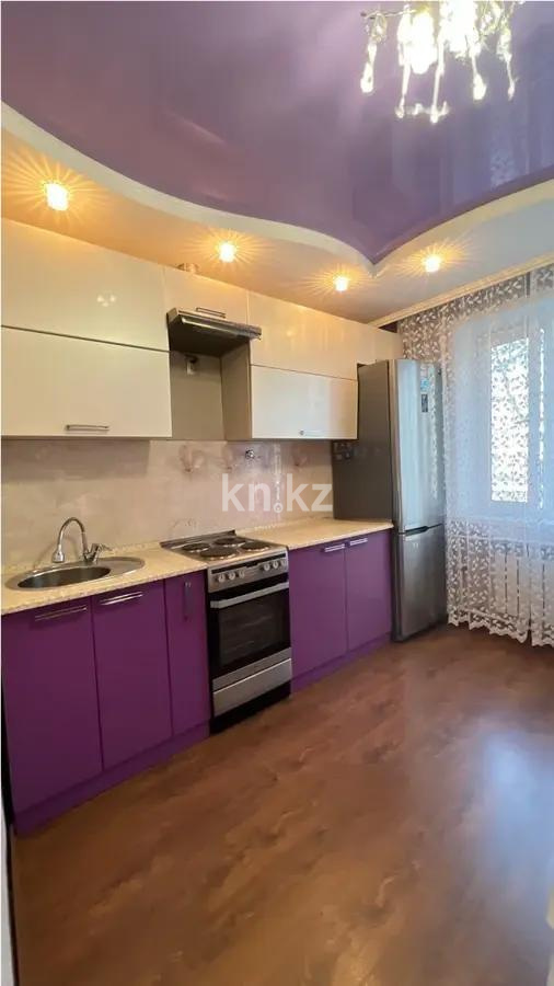 Продажа 3-комнатной квартиры, 63 м², мкр-н Голубые Пруды, дом  15 в Караганде - фото 4