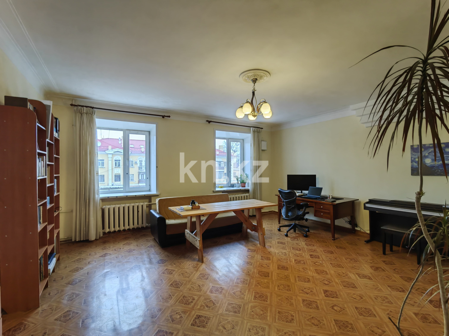 Продажа 3-комнатной квартиры, 97 м², ул. Абая, дом  17 - Продажа  трехкомнатных квартир в Караганде с фото фото 1 из 24