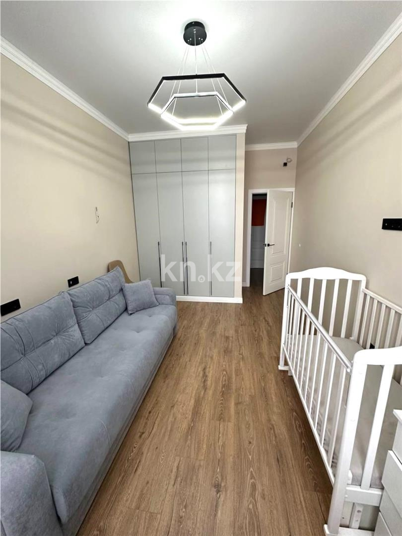 Продажа 3-комнатной квартиры, 97 м², ул. Муканова в Караганде - фото 7