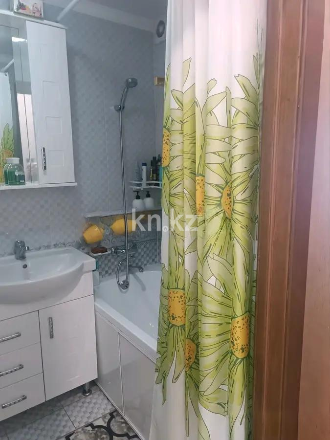 Продажа 3-комнатной квартиры, 82 м², мкр-н 23, дом  12 в Караганде - фото 6
