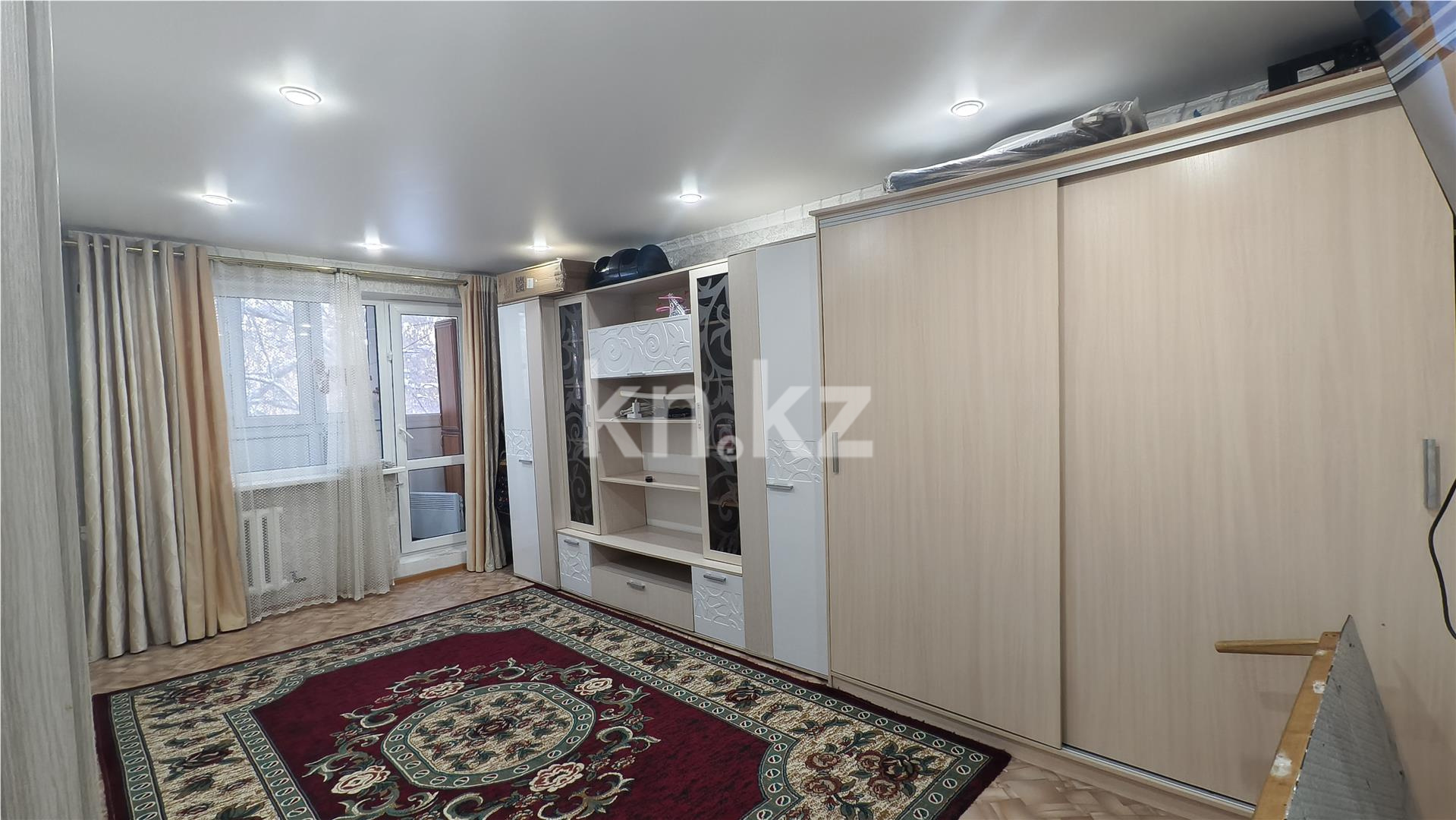 Продажа 3-комнатной квартиры, 61 м², 6 мкр. - Продажа квартир в Казахстане фото 1 из 15