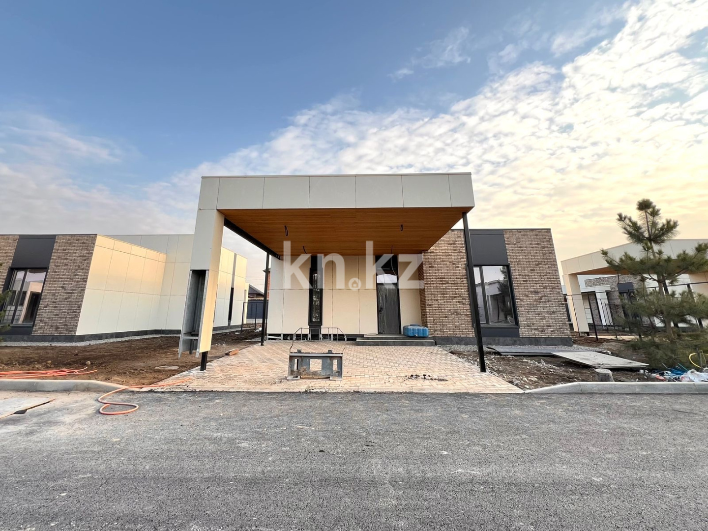 Продажа 3-комнатного дома, 201 м², ул. Новостройка - Продажа квартир в Алматы фото 8 из 19