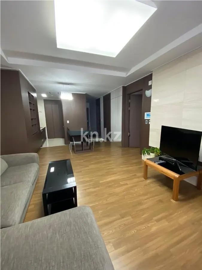 Продажа 2-комнатной квартиры, 70 м², пр. Кошкарбаева, дом  10/1 - Продажа квартир в Астане фото 1 из 4