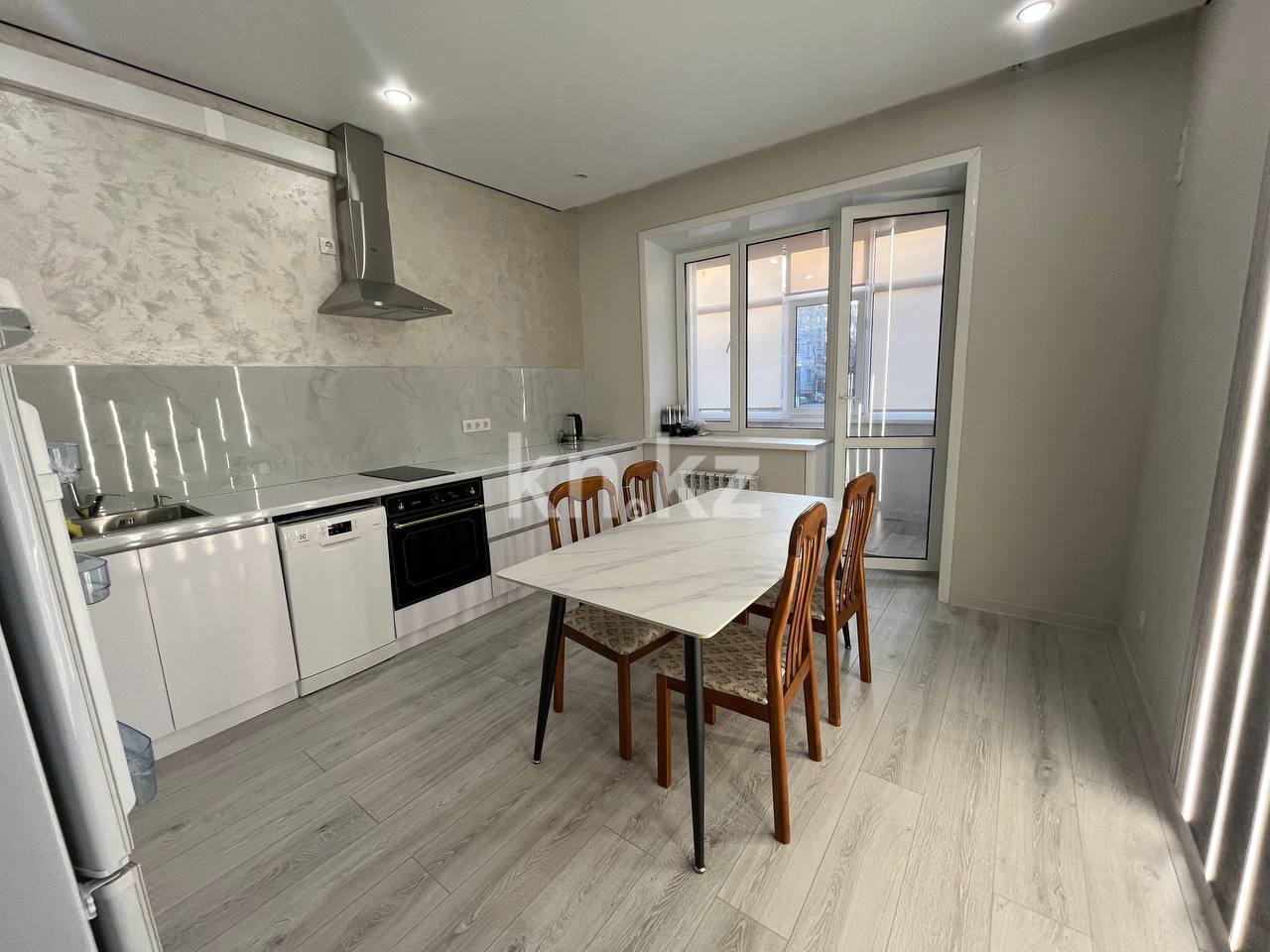 Аренда 1-комнатной квартиры, 60 м², ул. Толстого, дом  74 - Аренда квартир помесячно в Казахстане фото 1 из 16