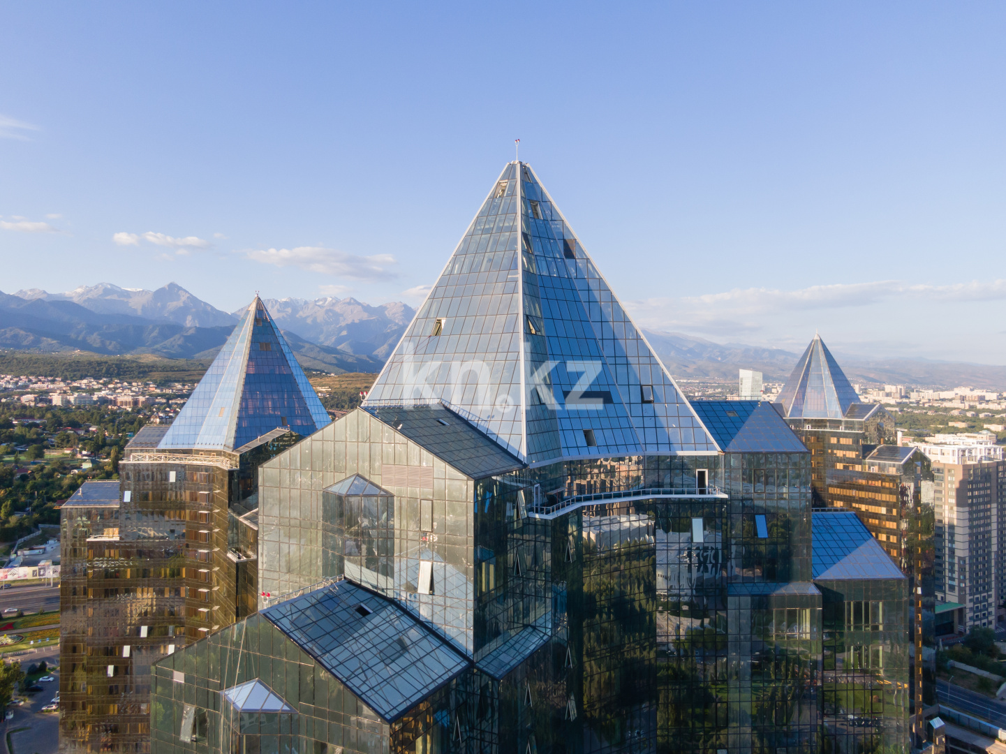 Продажа 2-комнатной квартиры, 63.1 м², пр. Аль-Фараби, дом  11/2 в Алматы - фото 12 Продажа 2-комнатной квартиры, 63.1 м², пр. Аль-Фараби, дом  11/2 в Алматы - фото 12