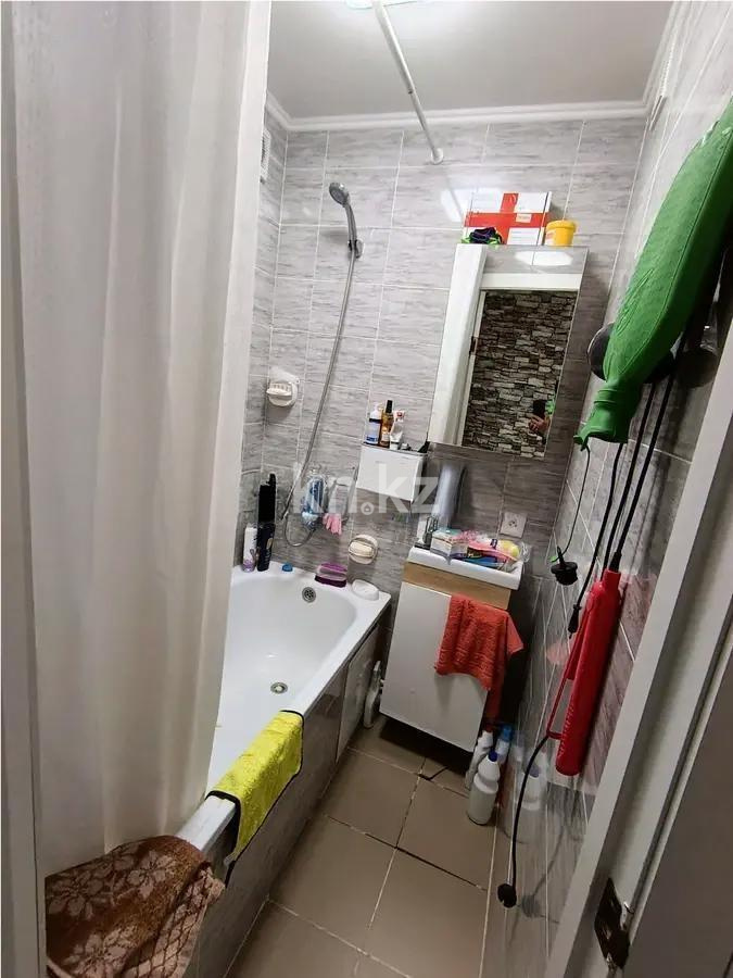 Продажа 3-комнатной квартиры, 54 м², мкр-н 13, дом  10 в Караганде - фото 6