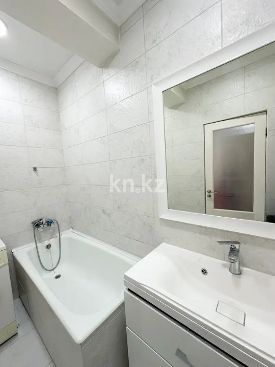 Продажа 2-комнатной квартиры, 61.9 м² в Алматы - фото 24