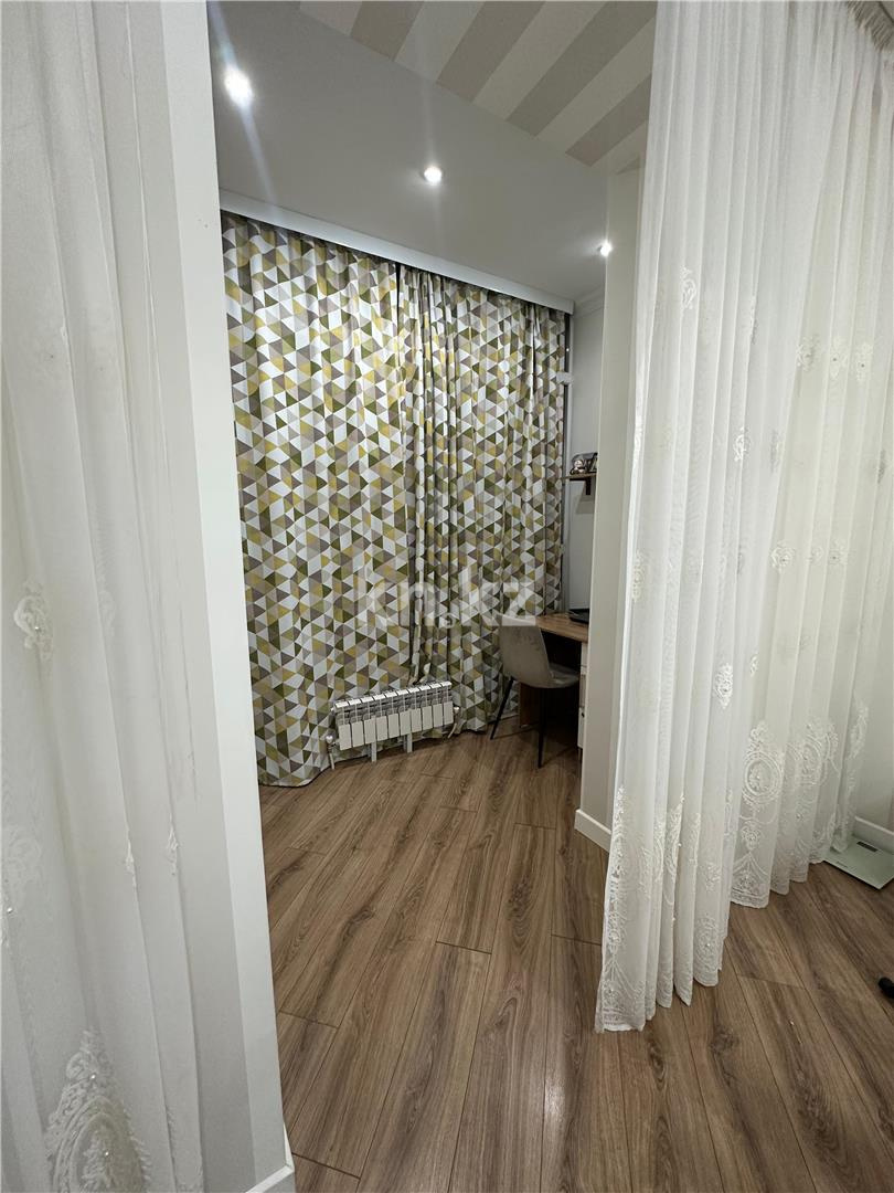 Продажа 4-комнатной квартиры, 104 м², пр. Республики, дом  участок 1/7 в Караганде - фото 4