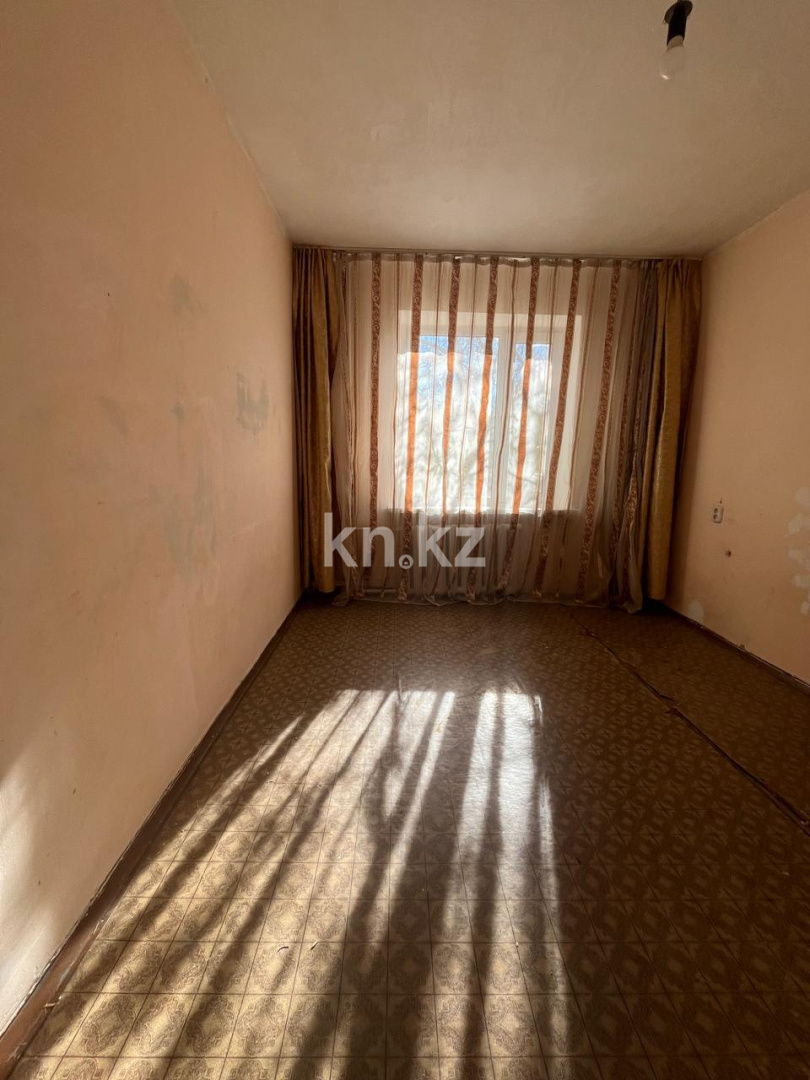 Продажа 4-комнатной квартиры, 77 м², ул. Язева, дом  10 - Продажа  четырехкомнатных квартир в Караганде фото 8 из 12