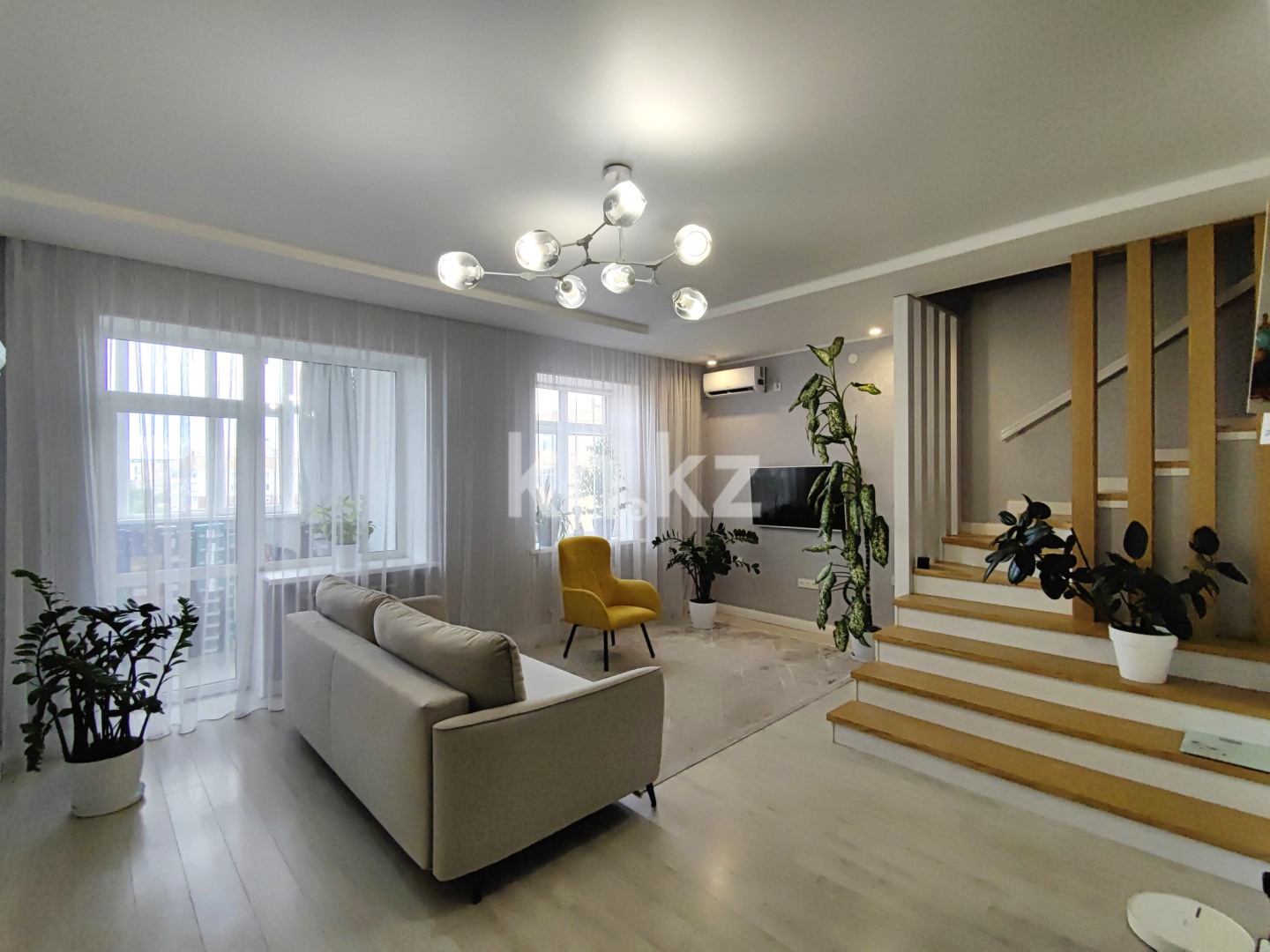 Продажа 4-комнатной квартиры, 138 м², ул. Таттимбета, дом  3/14 - Продажа  четырехкомнатных квартир в Караганде фото 2 из 40