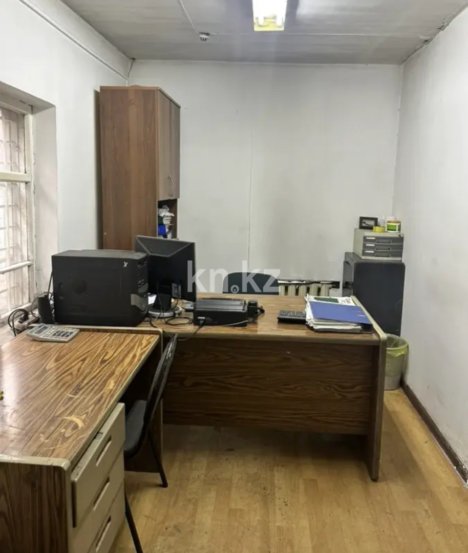 Продажа , 130 м², ул. Колпаковского, дом  46 - пер. Жангильдина в Алматы