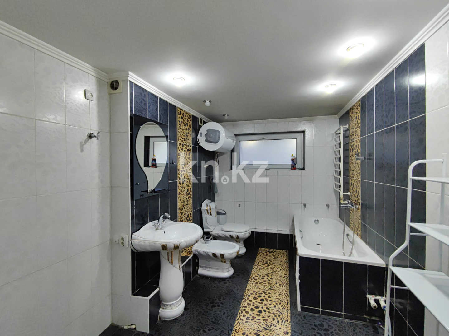 Продажа 3-комнатной квартиры, 75 м², 1 кв-л, дом  10 в Караганде - фото 20