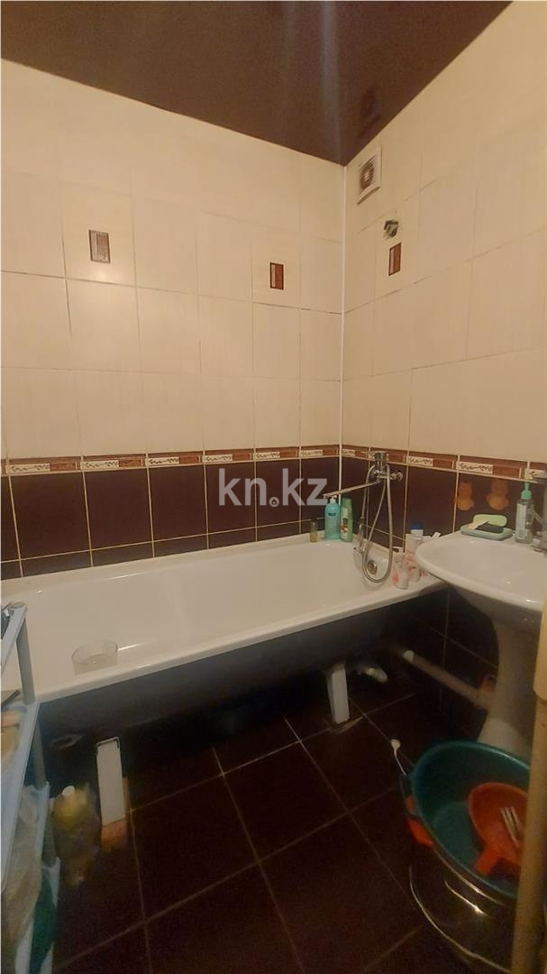 Продажа 3-комнатной квартиры, 64 м², мкр-н Мамраева (Восток-5) - Продажа квартир в Караганде фото 11 из 14