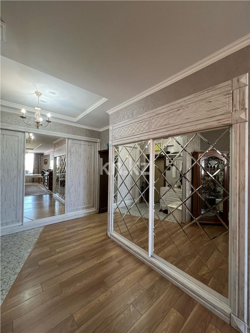 Продажа 3-комнатной квартиры, 127 м², ул. Аманжолова, дом  96/1 - Продажа квартир в Караганде фото 19 из 25