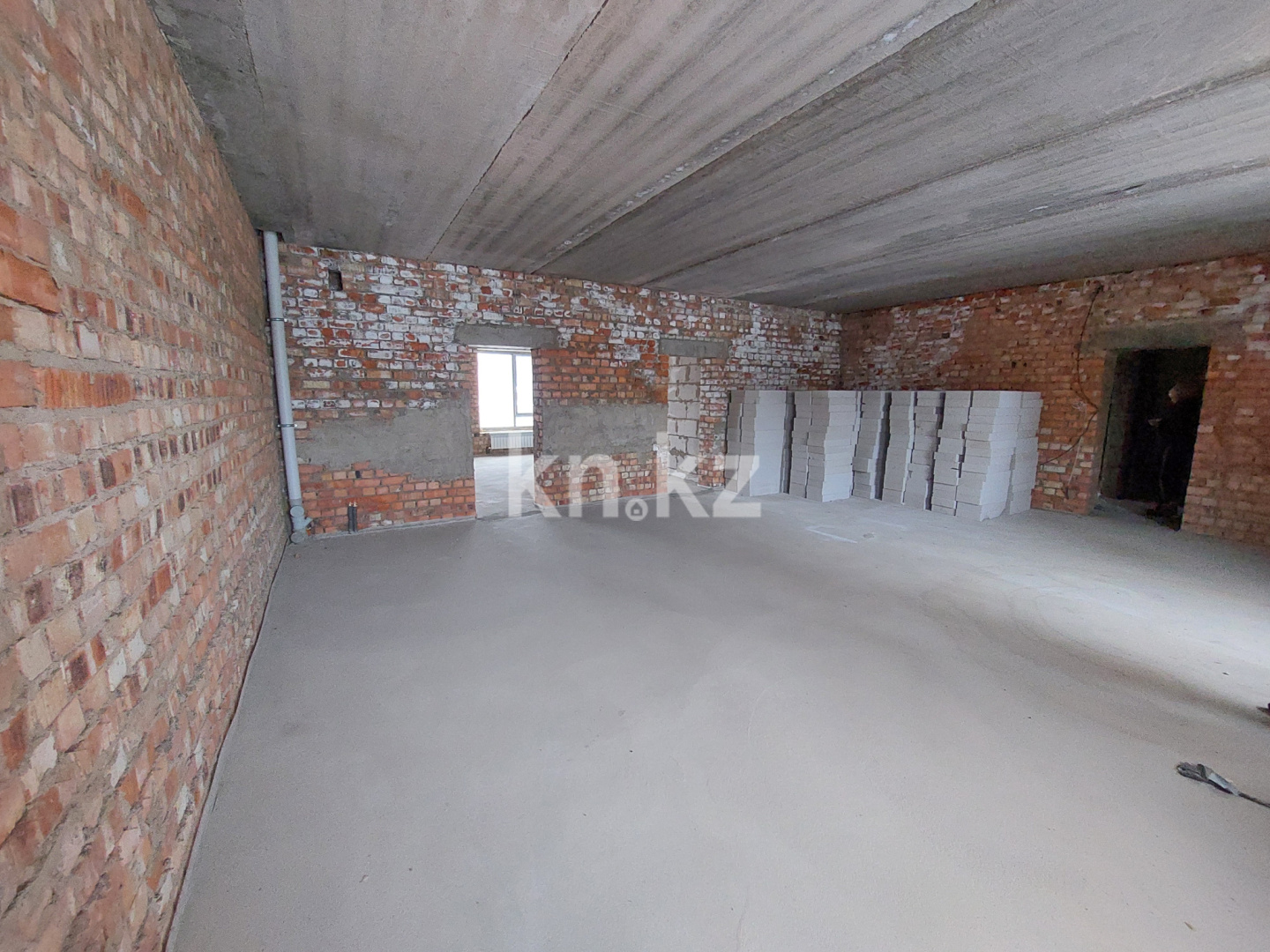 Продажа 3-комнатной квартиры, 96 м², ул. Жанибекова, дом  118 в Караганде - фото 5