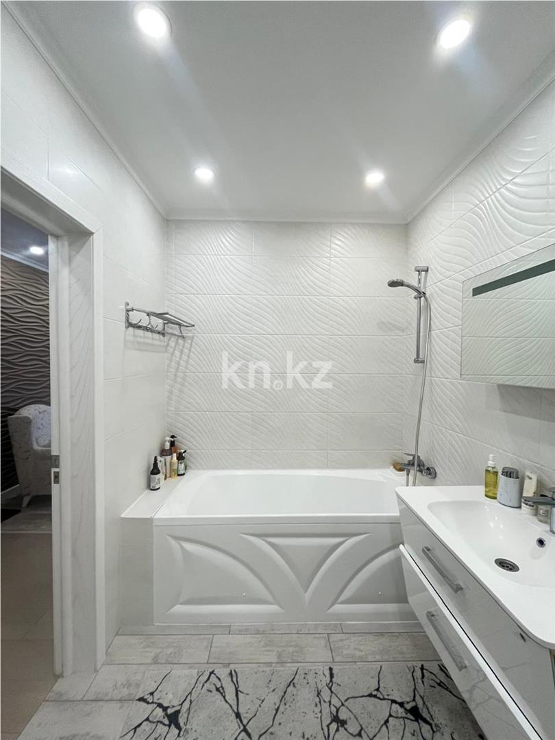 Продажа 2-комнатной квартиры, 69 м², пр. Шахтеров, дом  60 - Продажа  двухкомнатных квартир в Караганде фото 16 из 19