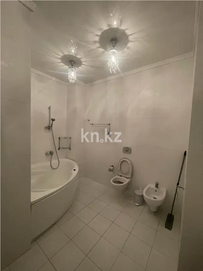 Продажа 4-комнатной квартиры, 171.8 м², ул. Достык, дом  10 в Астане - фото 6