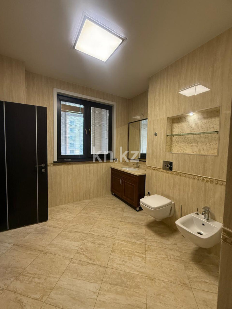 Продажа 4-комнатной квартиры, 158.2 м², пр. Аль-Фараби в Алматы - фото 12