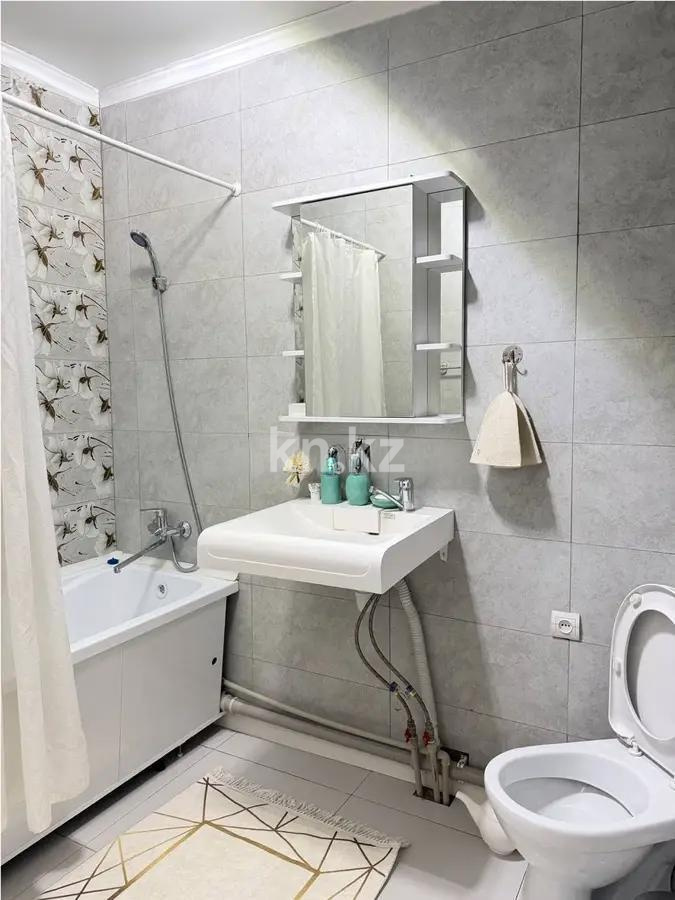 Продажа 2-комнатной квартиры, 70 м², пр. Райымбека, дом  522/1 в Алматы - фото 4