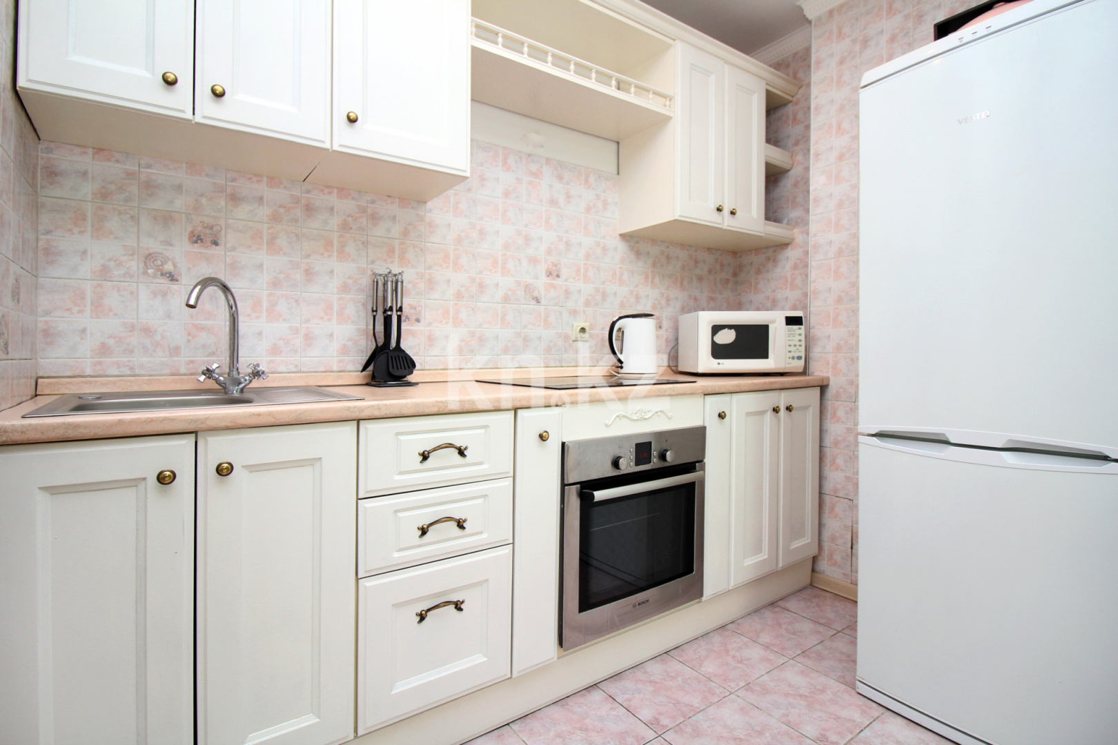 Аренда 1-комнатной квартиры посуточно, 50 м², ул. Хусаинова, дом  225 - ул. Розыбакиева - Аренда  однокомнатных квартир посуточно в Алматы фото 10 из 22