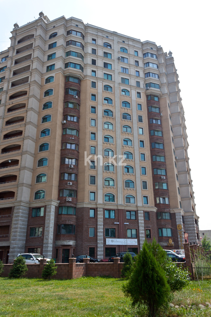 Продажа 2-комнатной квартиры, 77 м², ул. Ходжанова, дом  76 в Алматы - фото 5