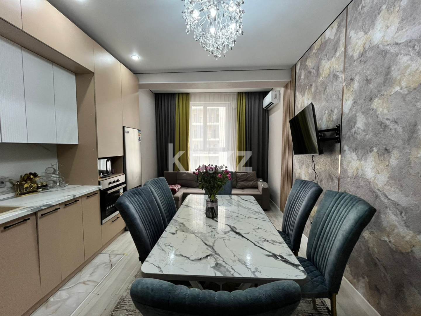 Аренда 2-комнатной квартиры посуточно, 50.6 м², пр. Райымбека, дом  348/1 - ул. Емцова - Аренда  двухкомнатных квартир посуточно в Алматы без посредников с фото фото 2 из 18