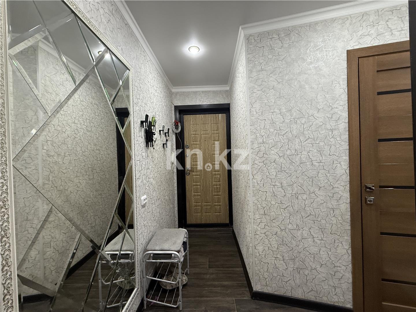 Продажа 2-комнатной квартиры, 42 м², пр. Республики, дом  36 - Продажа  двухкомнатных квартир в Караганде фото 9 из 10