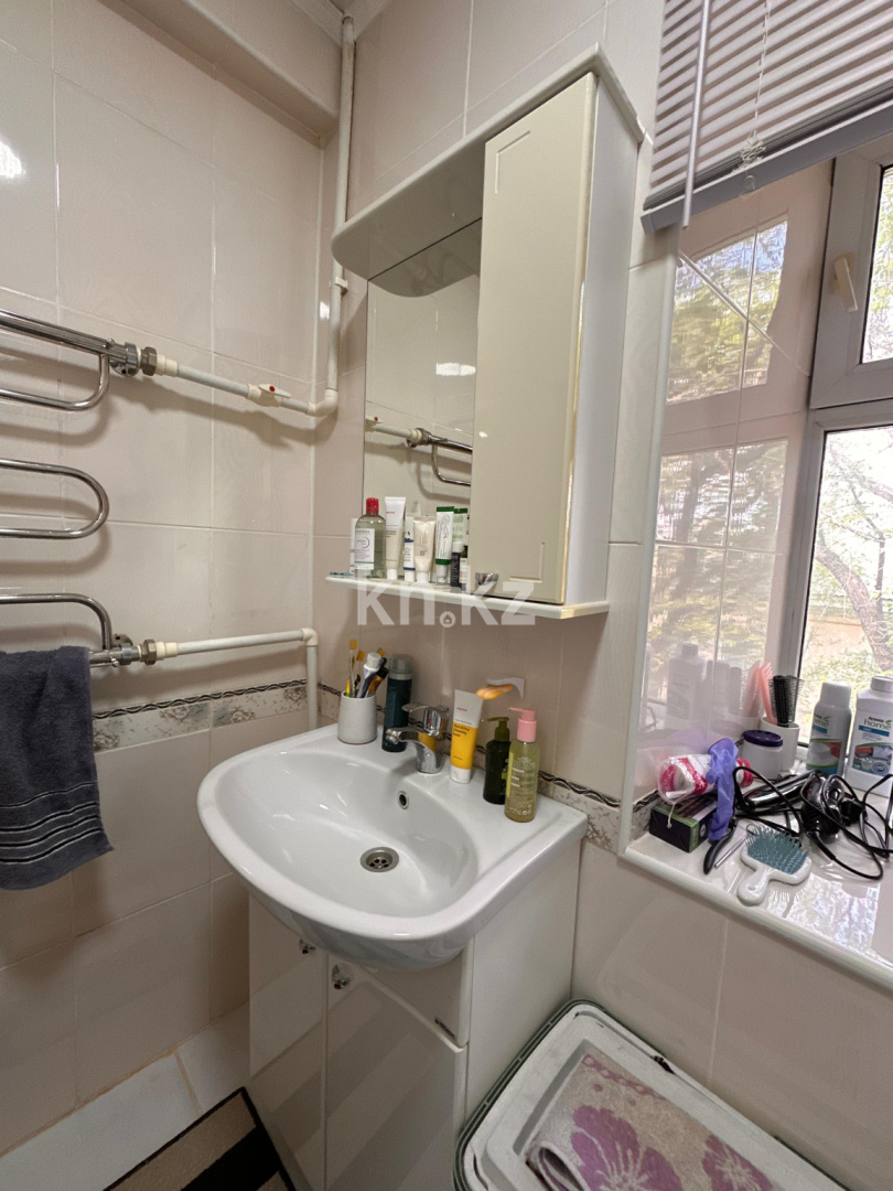 Продажа 3-комнатной квартиры, 71 м², ул. Абая, дом  46 в Караганде - фото 17